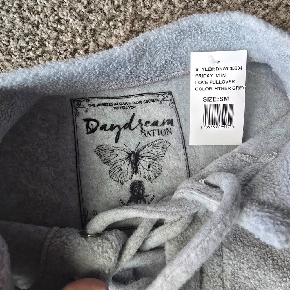 NWT REVOLVE Daydream Nation “Friday I'm in Love” Pullover Rain Cloud Grey Small - Picture 7 of 10